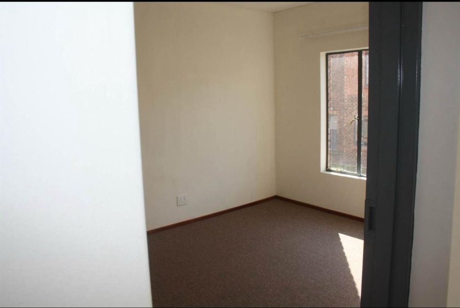 To Let 2 Bedroom Property for Rent in Grand Central Gauteng