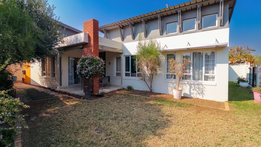 2 Bedroom Property for Sale in Broadacres Gauteng
