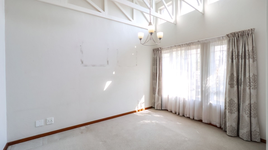 2 Bedroom Property for Sale in Broadacres Gauteng