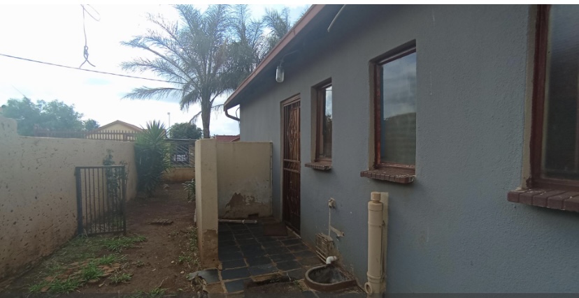 3 Bedroom Property for Sale in Lotus Gardens Gauteng