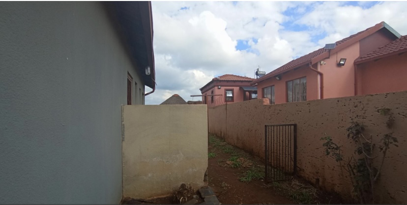 3 Bedroom Property for Sale in Lotus Gardens Gauteng