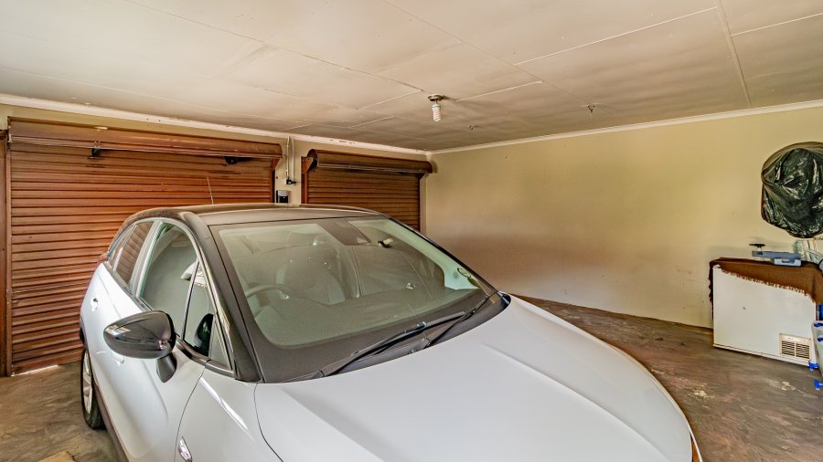 5 Bedroom Property for Sale in Rant En Dal Gauteng