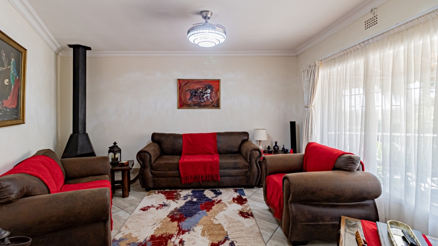 5 Bedroom Property for Sale in Rant En Dal Gauteng