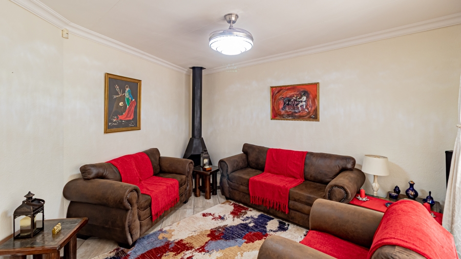 5 Bedroom Property for Sale in Rant En Dal Gauteng