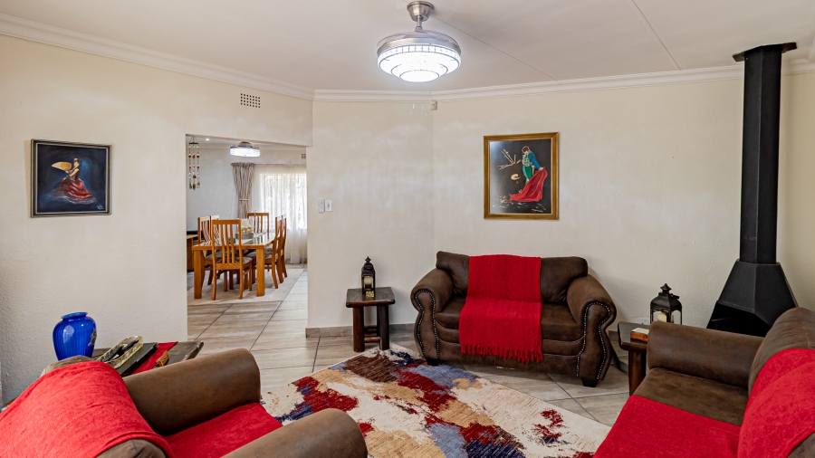 5 Bedroom Property for Sale in Rant En Dal Gauteng