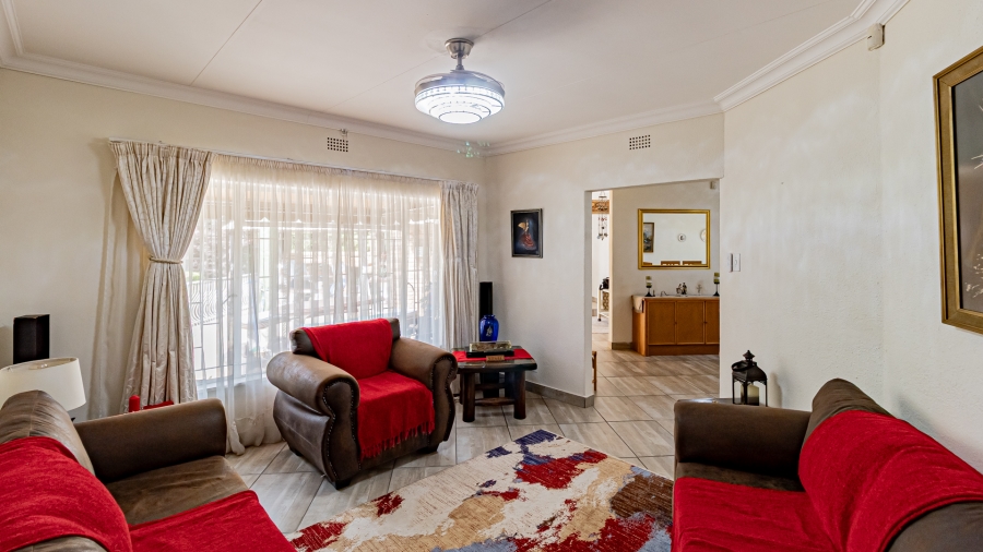 5 Bedroom Property for Sale in Rant En Dal Gauteng