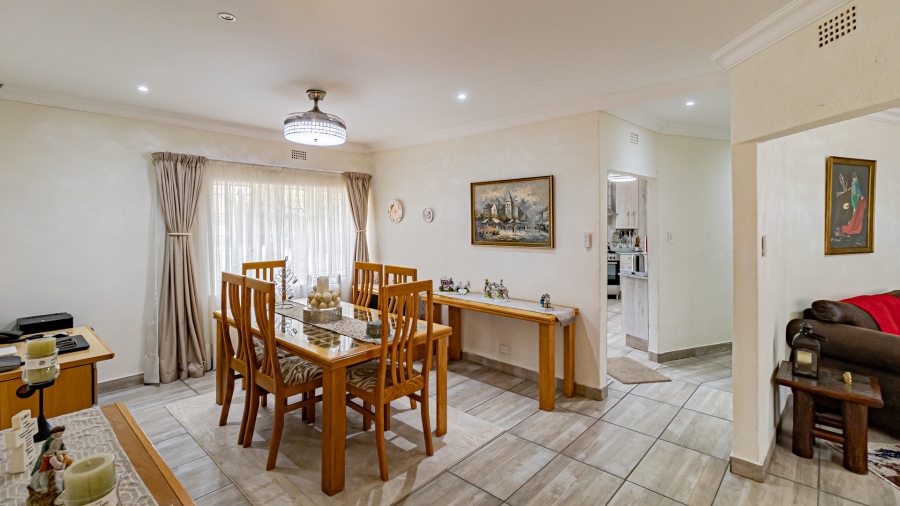 5 Bedroom Property for Sale in Rant En Dal Gauteng