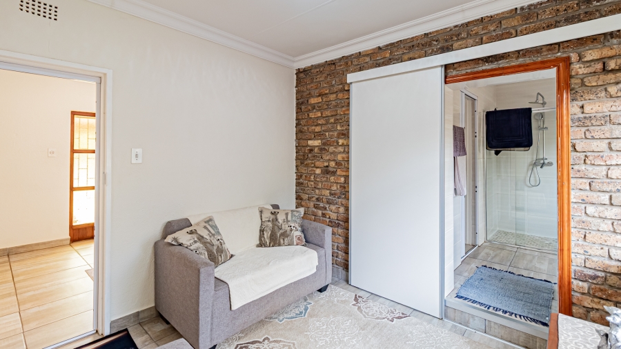 5 Bedroom Property for Sale in Rant En Dal Gauteng