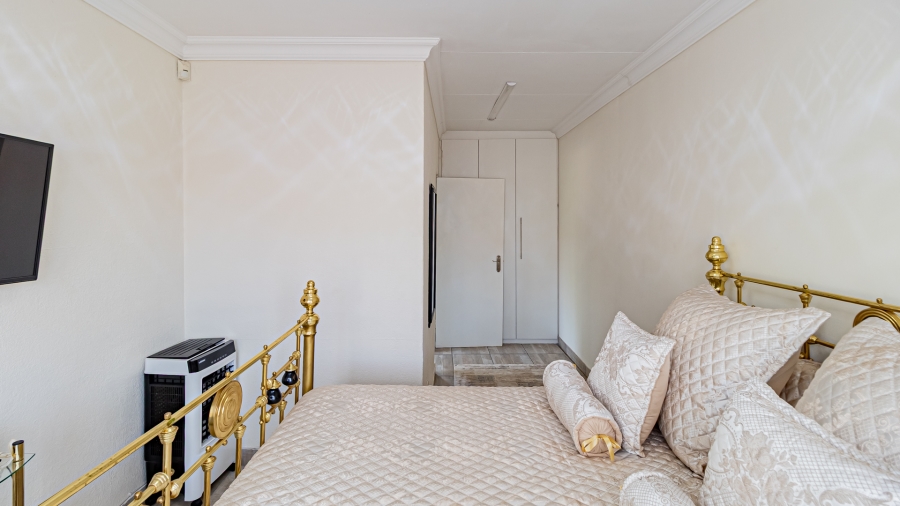 5 Bedroom Property for Sale in Rant En Dal Gauteng