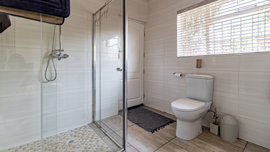 5 Bedroom Property for Sale in Rant En Dal Gauteng