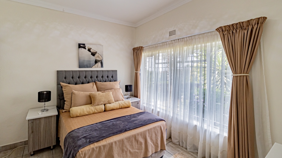 5 Bedroom Property for Sale in Rant En Dal Gauteng