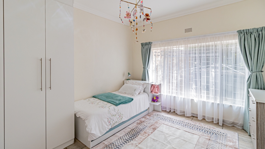5 Bedroom Property for Sale in Rant En Dal Gauteng