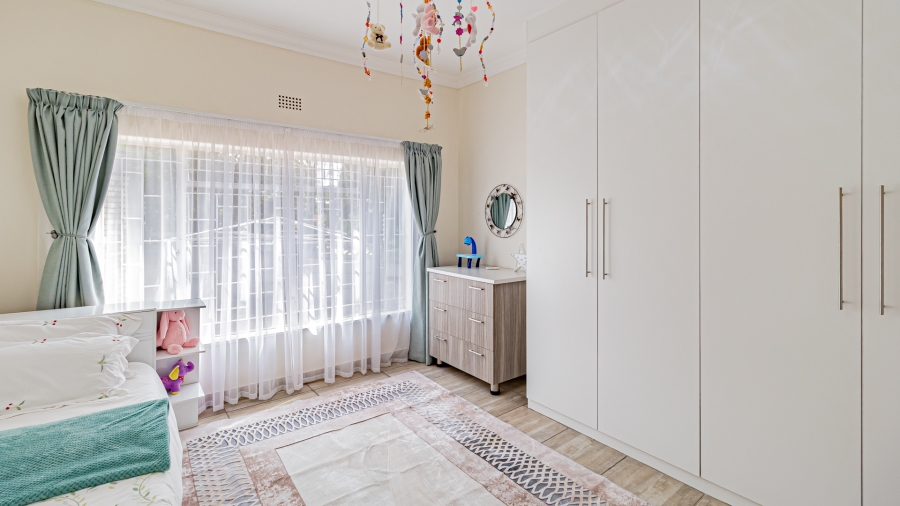 5 Bedroom Property for Sale in Rant En Dal Gauteng