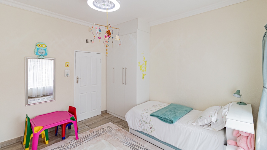 5 Bedroom Property for Sale in Rant En Dal Gauteng