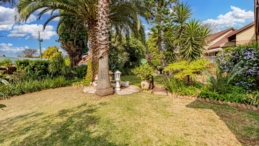 5 Bedroom Property for Sale in Rant En Dal Gauteng