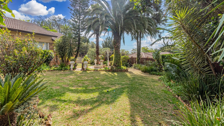 5 Bedroom Property for Sale in Rant En Dal Gauteng