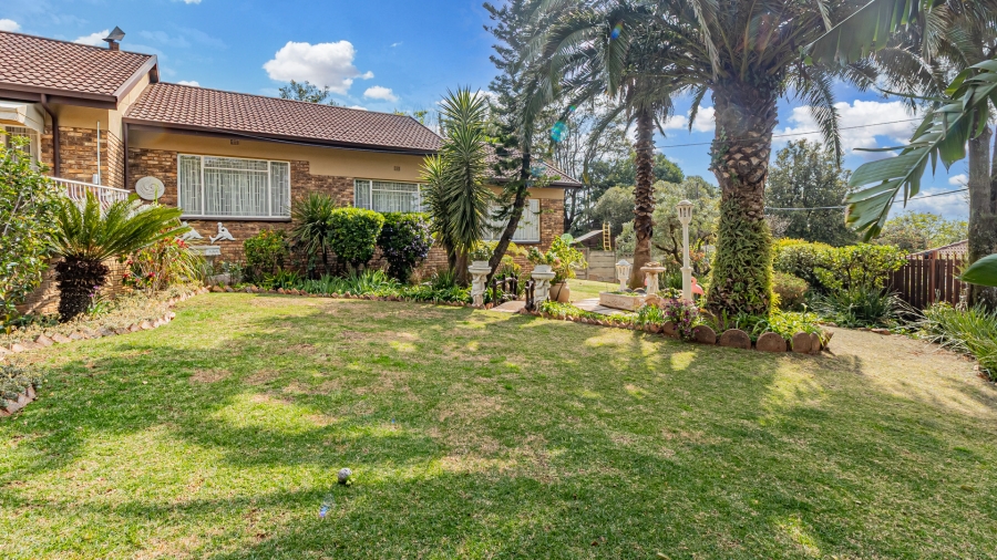 5 Bedroom Property for Sale in Rant En Dal Gauteng