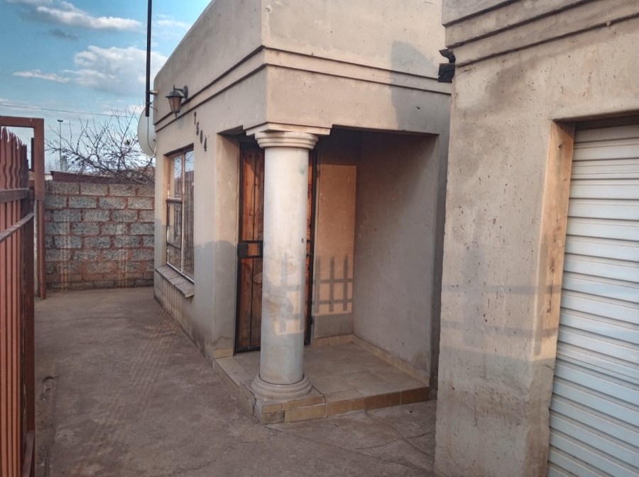 1 Bedroom Property for Sale in Zonkezizwe Gauteng