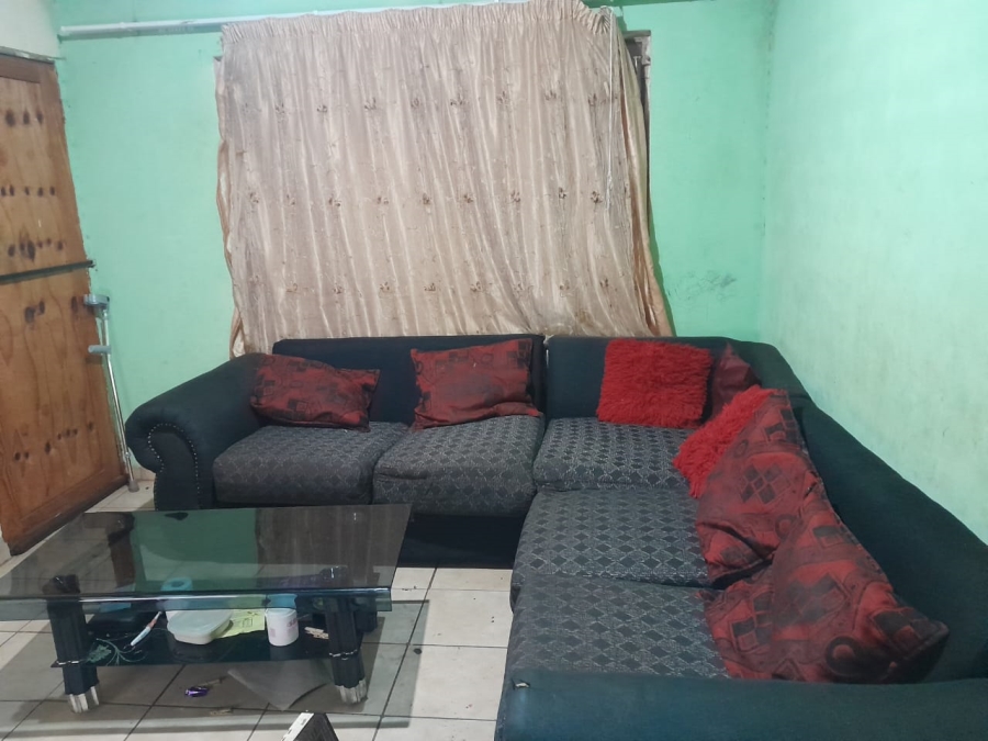1 Bedroom Property for Sale in Zonkezizwe Gauteng