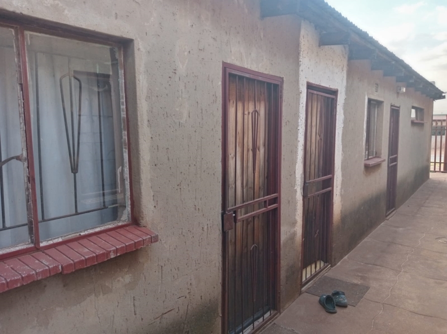 1 Bedroom Property for Sale in Zonkezizwe Gauteng