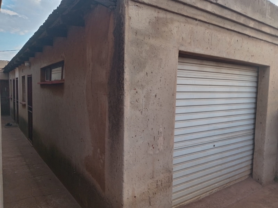 1 Bedroom Property for Sale in Zonkezizwe Gauteng