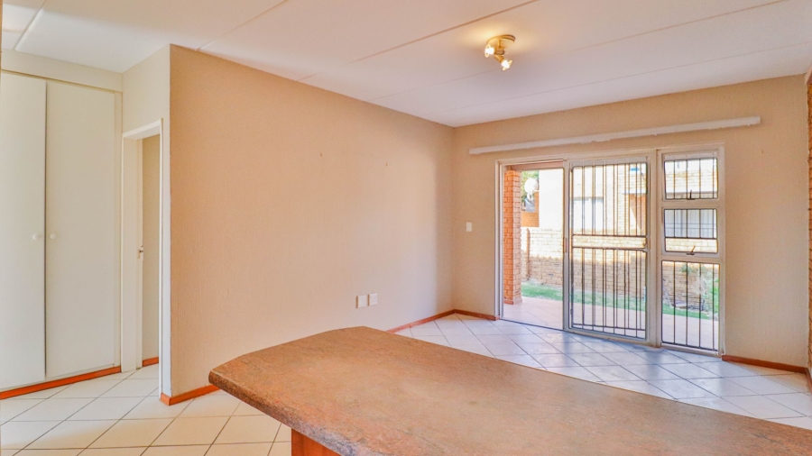 2 Bedroom Property for Sale in Honeypark Gauteng