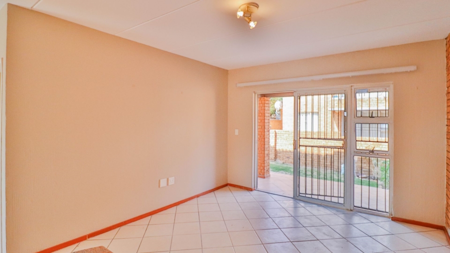2 Bedroom Property for Sale in Honeypark Gauteng
