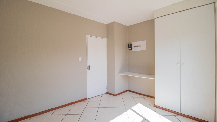 2 Bedroom Property for Sale in Honeypark Gauteng