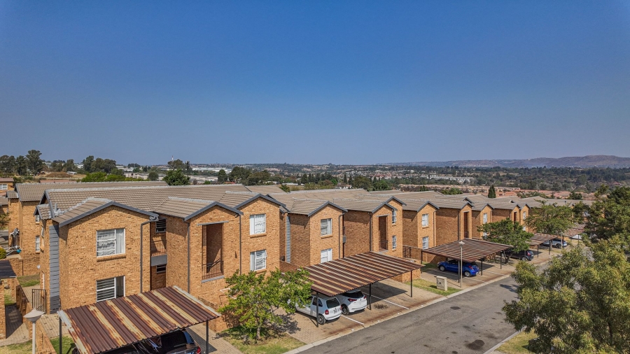 2 Bedroom Property for Sale in Honeypark Gauteng
