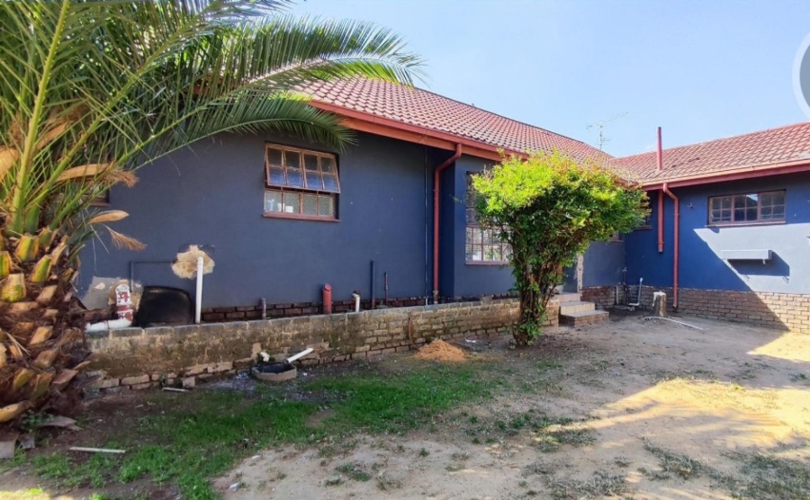 3 Bedroom Property for Sale in Birchleigh North Gauteng