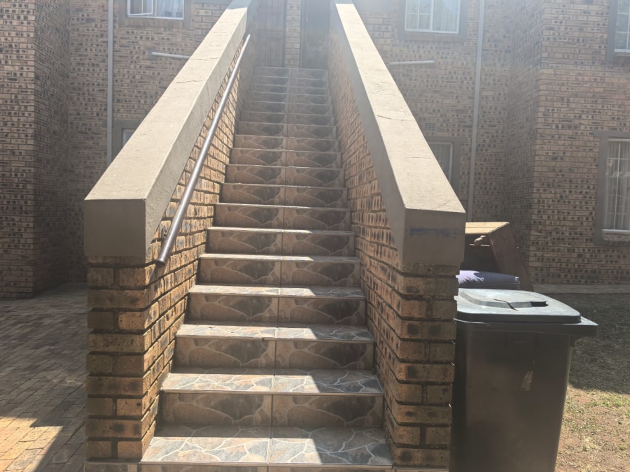 2 Bedroom Property for Sale in Strubensvallei Gauteng