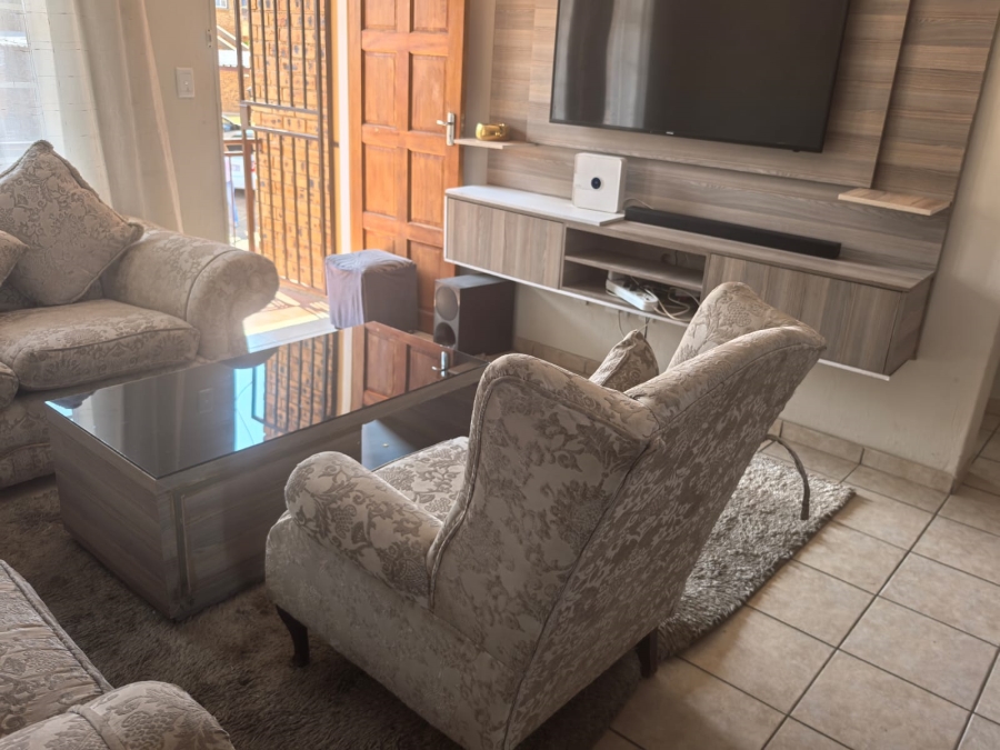 2 Bedroom Property for Sale in Strubensvallei Gauteng