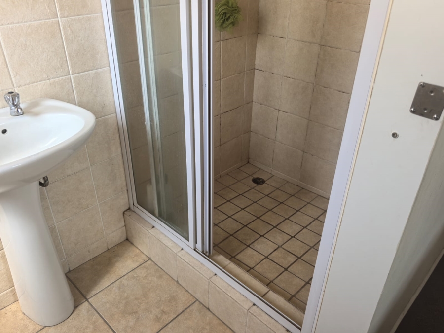 2 Bedroom Property for Sale in Strubensvallei Gauteng