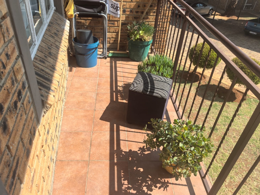 2 Bedroom Property for Sale in Strubensvallei Gauteng