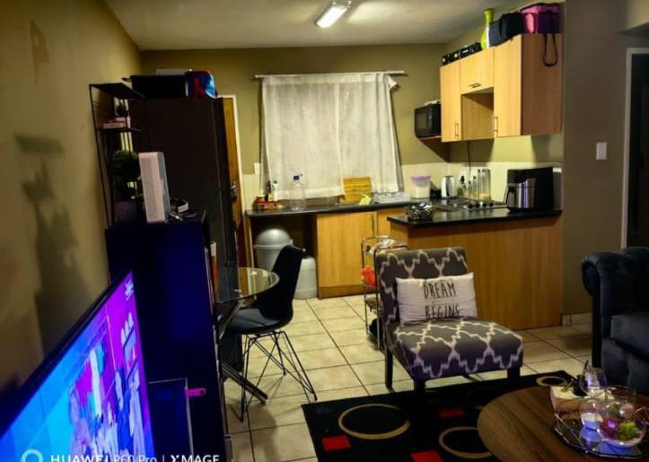 To Let 2 Bedroom Property for Rent in Princess A H Gauteng