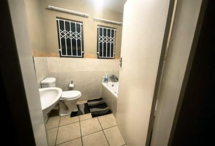 To Let 2 Bedroom Property for Rent in Princess A H Gauteng