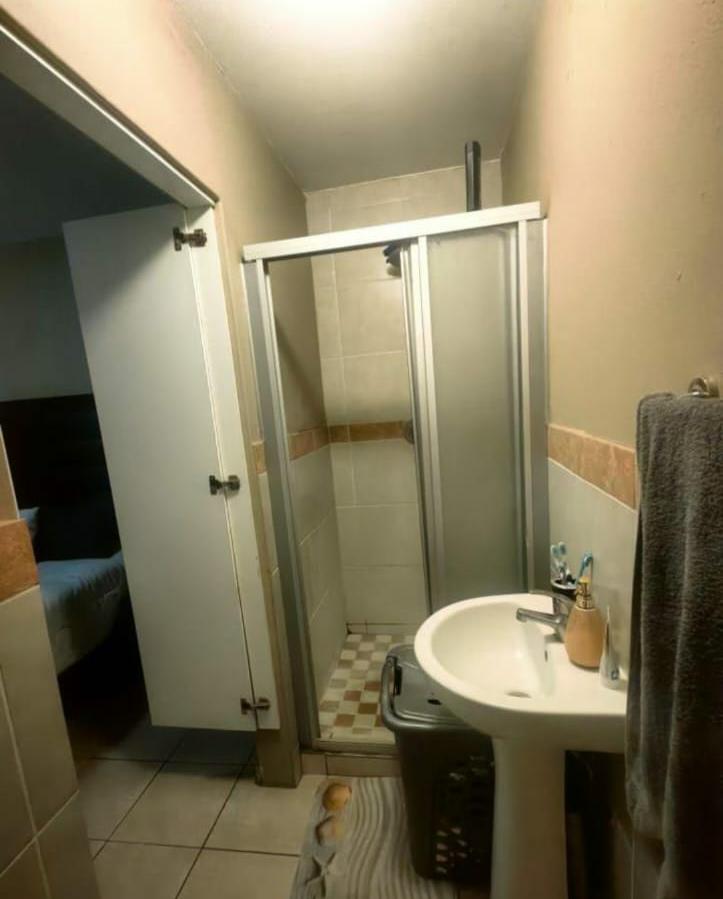 To Let 2 Bedroom Property for Rent in Princess A H Gauteng