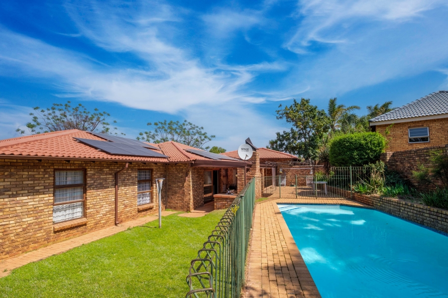 4 Bedroom Property for Sale in Northcliff Gauteng