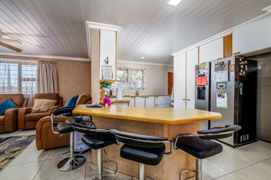 4 Bedroom Property for Sale in Northcliff Gauteng