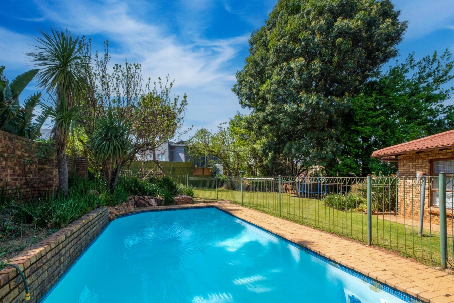4 Bedroom Property for Sale in Northcliff Gauteng