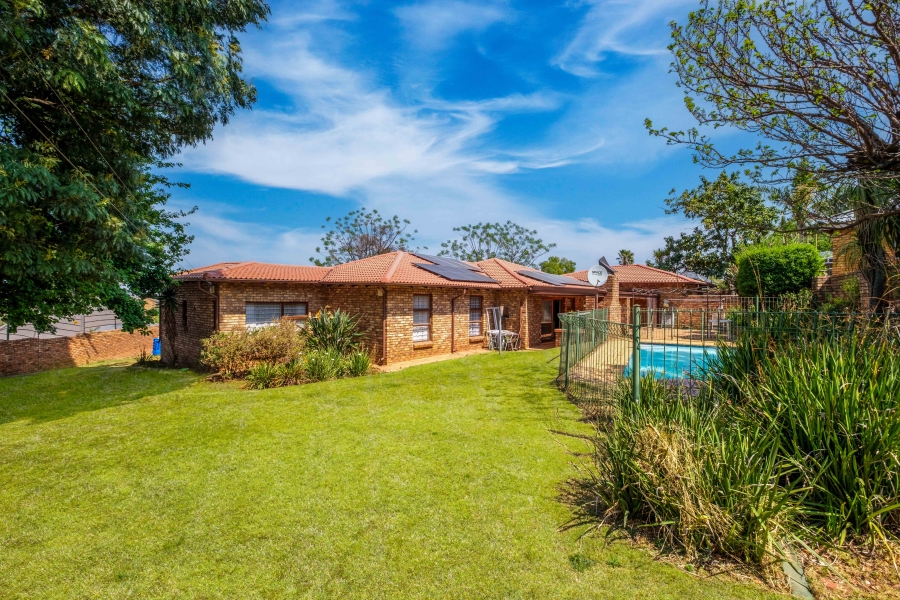 4 Bedroom Property for Sale in Northcliff Gauteng