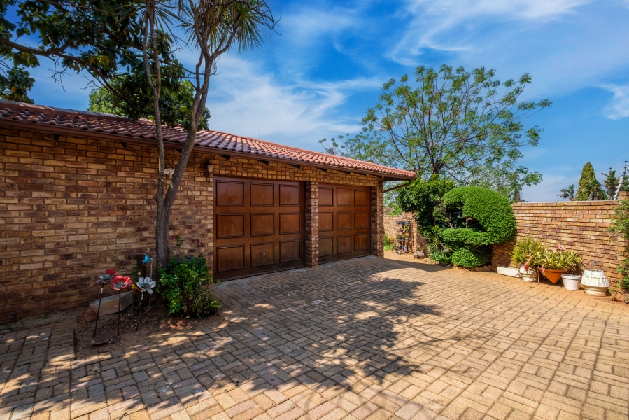4 Bedroom Property for Sale in Northcliff Gauteng