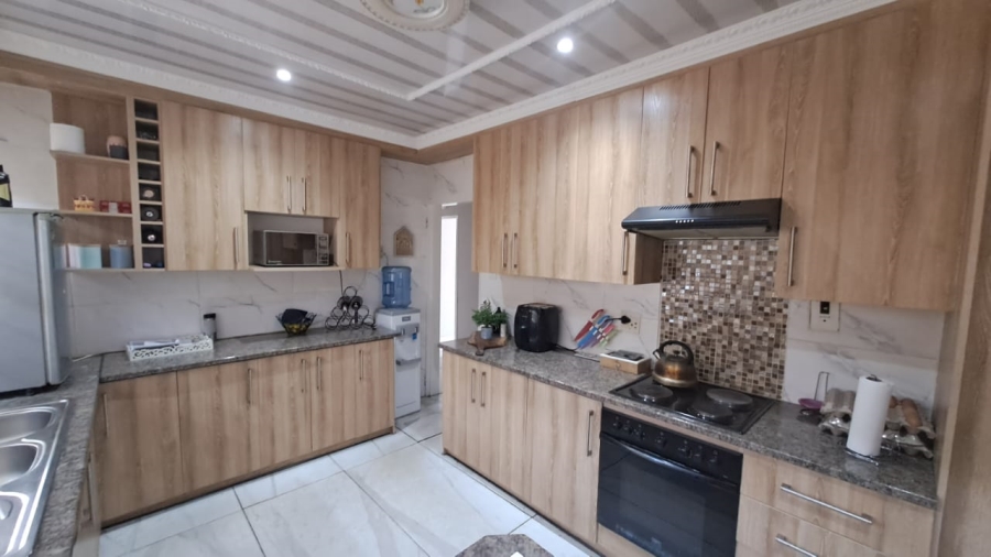 To Let 3 Bedroom Property for Rent in Three Rivers Gauteng