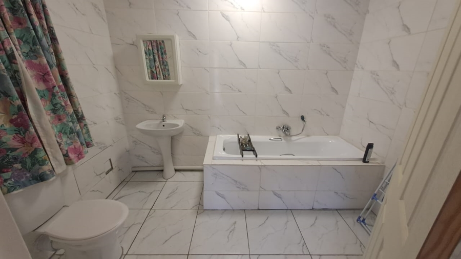 To Let 3 Bedroom Property for Rent in Three Rivers Gauteng