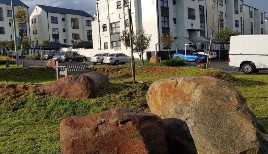 To Let 2 Bedroom Property for Rent in Greenstone Hill Gauteng