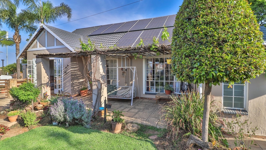 3 Bedroom Property for Sale in Sundowner Gauteng
