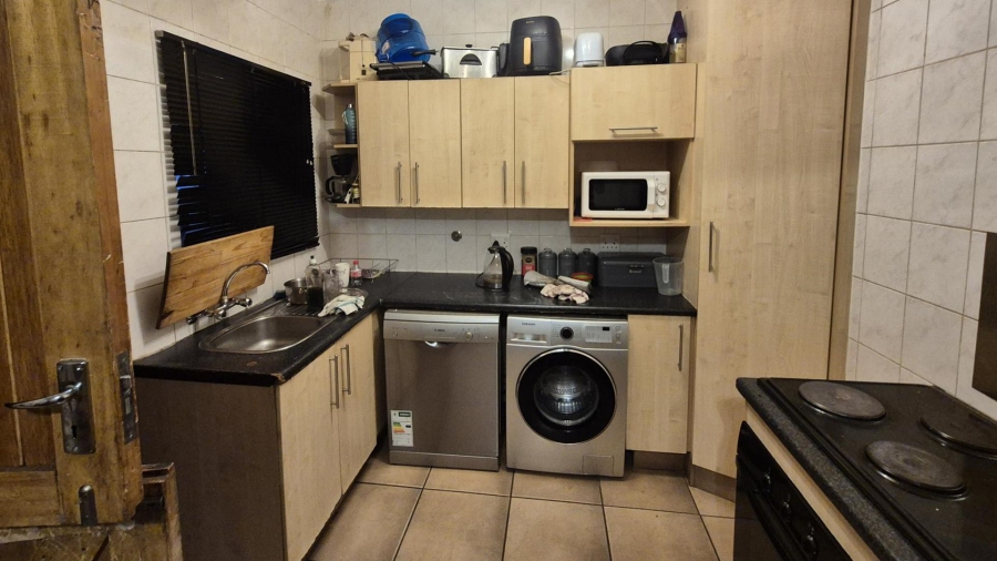 2 Bedroom Property for Sale in Rhodesfield Gauteng