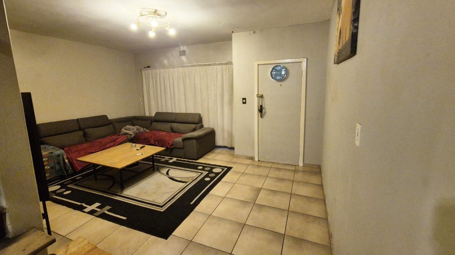 2 Bedroom Property for Sale in Rhodesfield Gauteng