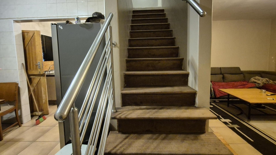 2 Bedroom Property for Sale in Rhodesfield Gauteng