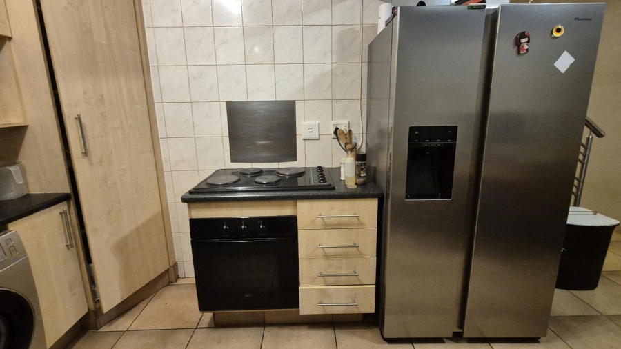 2 Bedroom Property for Sale in Rhodesfield Gauteng